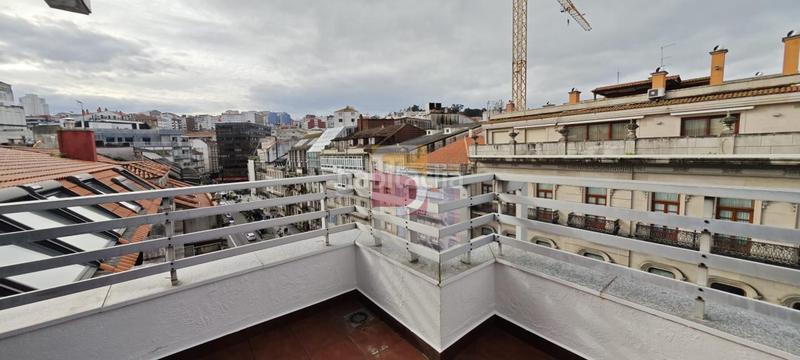 Foto c205e293-5f03-4b65-9751-32d4b52508a6. Attique avec chauffage dans Centro - Areal Vigo