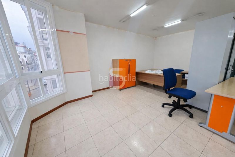 Foto 23cc6706-6dce-4864-be59-6b9bf25ce8fb. Affitto ufficio con riscaldamento in Casco Vello Vigo
