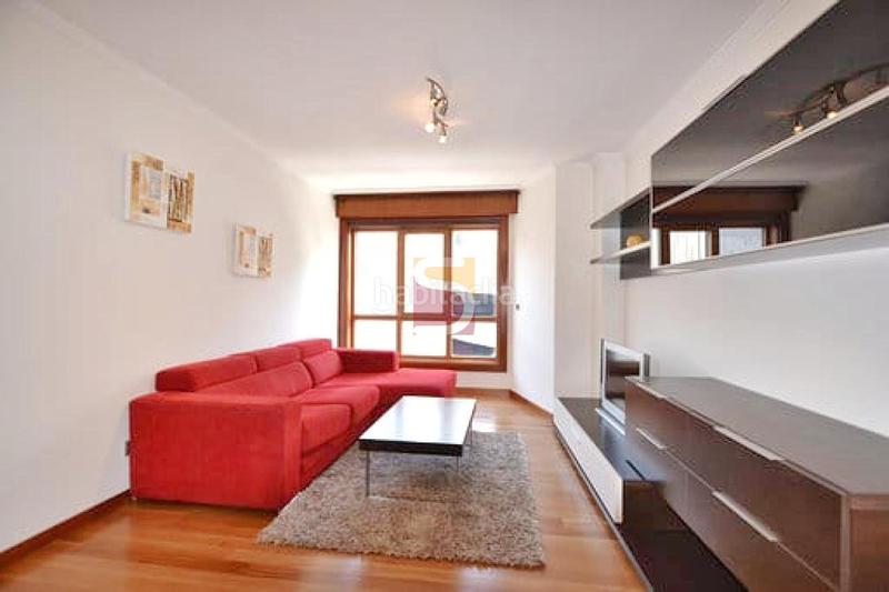 Foto 137bf96c-fd5a-4b9a-a57d-dccd4e5c66b3. Pis amb calefacció a Plaza España - Corte Inglés Vigo