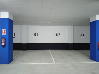 Lloguer Aparcament cotxe  Calle villafria. Plazas de garaje amplias en villafria