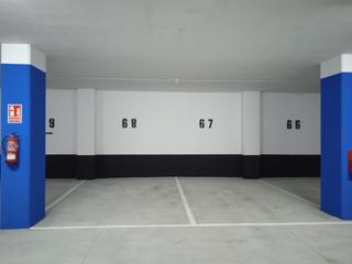 Car parking in Calle Villafria
