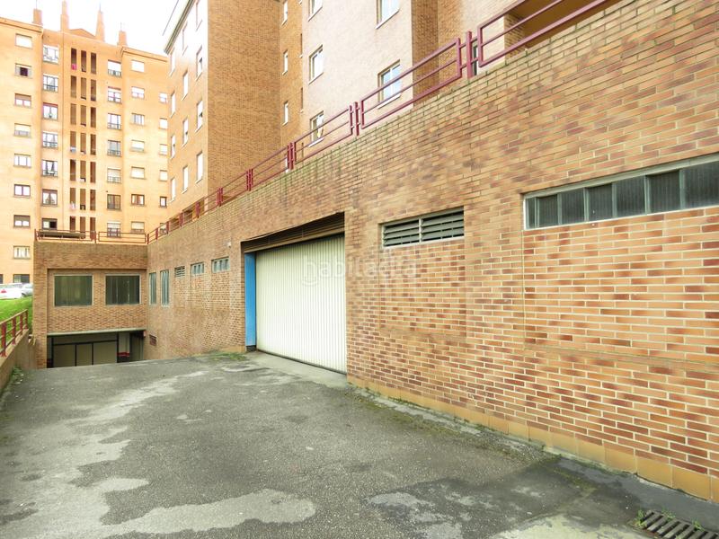 Foto 1faf3ed5-2f30-4d81-a4dc-b6fb53c48317. Affitto posto auto in Parroquias Sur - La Manjoya Oviedo