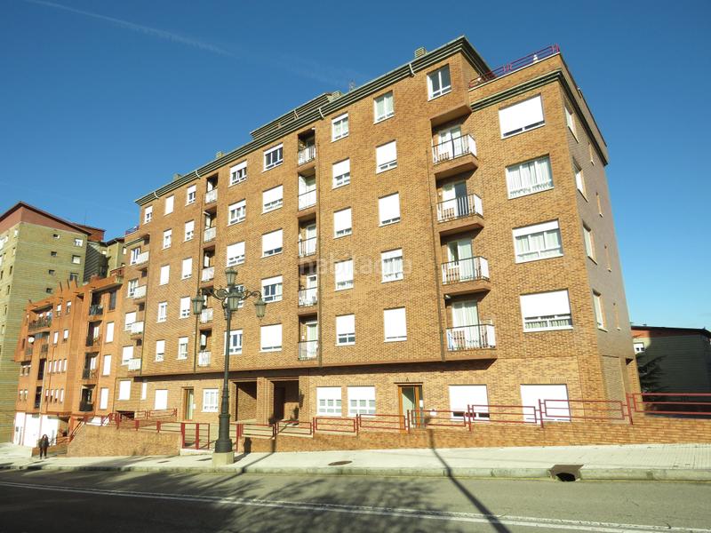 Foto 6a2bd745-2fa7-40ff-8a9c-2ec30dc35a36. Location parking voiture dans Parroquias Sur - La Manjoya Oviedo