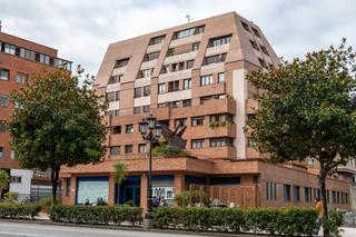 Car parking in Avenida Padre Vinjoy