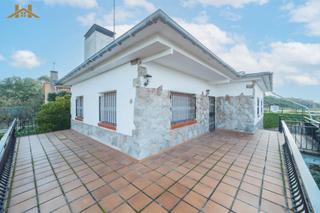 Casa en Avenida de la cruz verde 3404. Hogares vende chalet independiente en cerro de alarcon