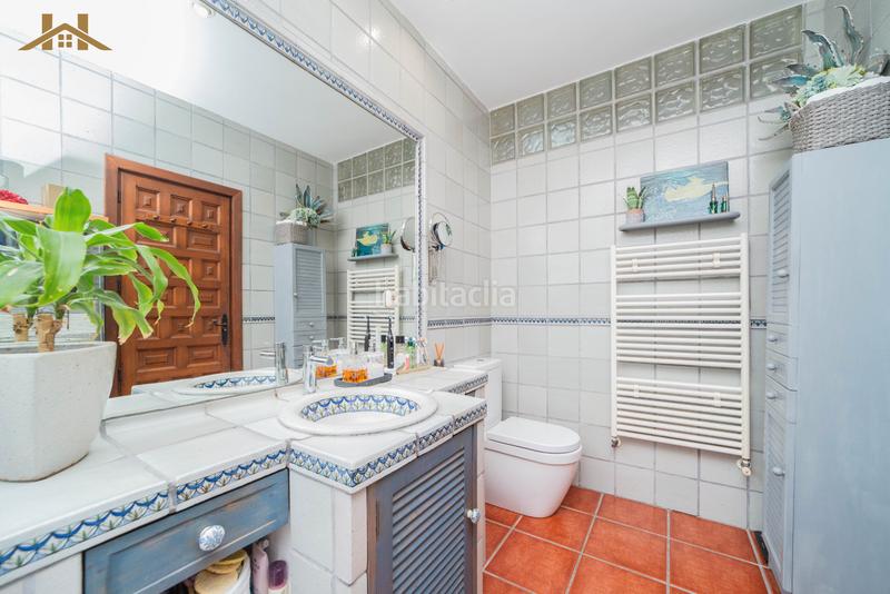 Foto 1cbd525a-032a-4878-a9a8-b12c6bb1929f. Casa a schiera con camino riscaldamento parcheggio piscina in Valdemorillo