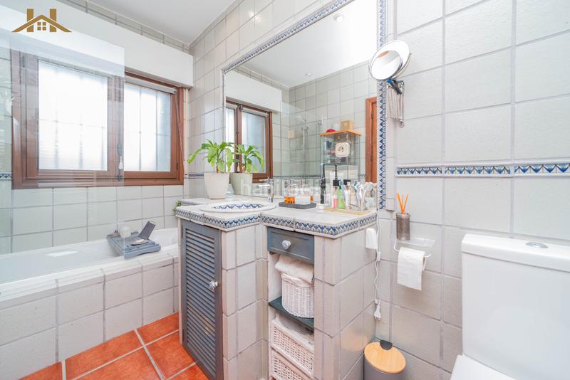 Foto 85442441-7496-4d65-9be5-a7d42e14e7e7. Casa a schiera con camino riscaldamento parcheggio piscina in Valdemorillo