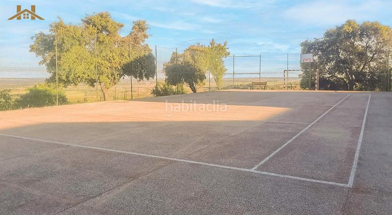 Foto d004f329-207d-48cc-8a8c-381b73d35e3f. Casa a schiera con camino riscaldamento parcheggio piscina in Valdemorillo
