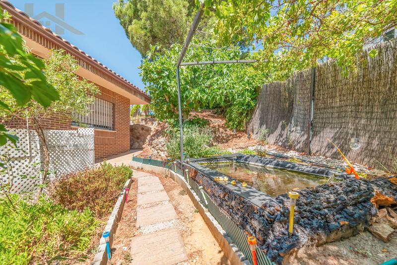 Foto 03c32eb1-b1df-4b22-90f1-c64cbd2305b3. Chalet with fireplace heating parking pool in Pino Alto-Navarredonda Valdemorillo