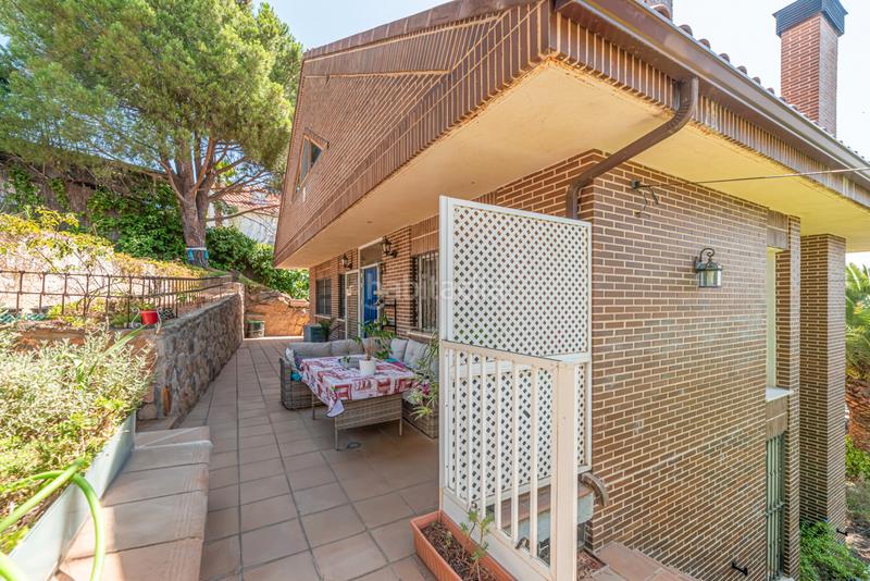 Foto 18d0de48-8b1c-49a2-9594-8012b7c96fc2. Chalet with fireplace heating parking pool in Pino Alto-Navarredonda Valdemorillo