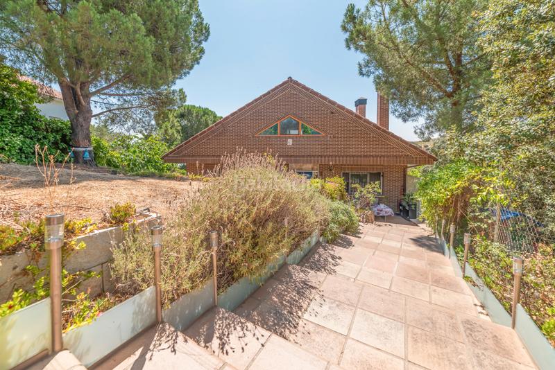 Foto 7fc737d3-b0a6-455e-81e9-2933e96a94bc. Chalet with fireplace heating parking pool in Pino Alto-Navarredonda Valdemorillo