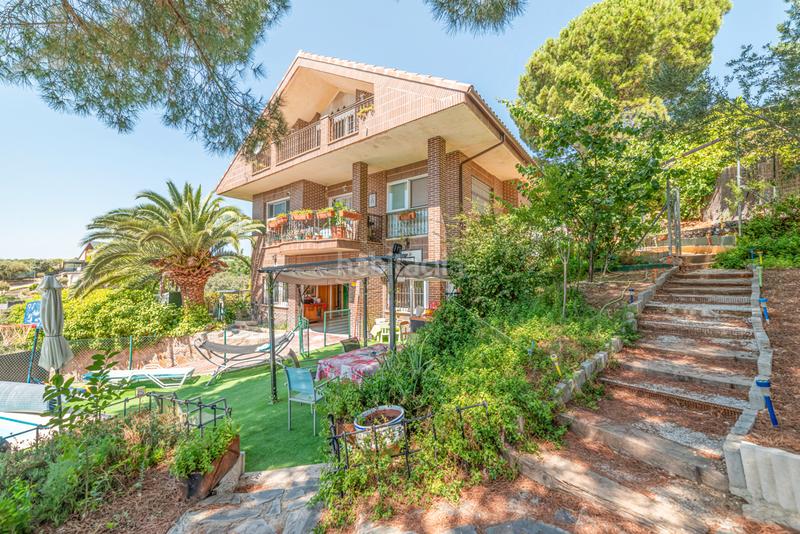 Foto a9455dd4-4b92-4f5e-90d7-4da9006426e5. Chalet with fireplace heating parking pool in Pino Alto-Navarredonda Valdemorillo