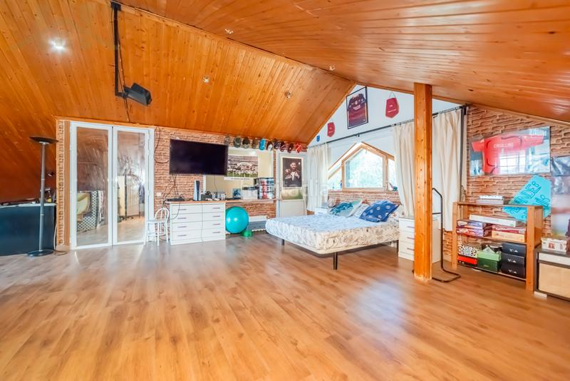 Foto d68072fa-0ea5-4307-8d0e-a9ca20d79ba5. Chalet with fireplace heating parking pool in Pino Alto-Navarredonda Valdemorillo