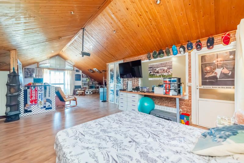 Foto eafd33d8-12a5-4718-99fd-f745c4529a1c. Chalet with fireplace heating parking pool in Pino Alto-Navarredonda Valdemorillo