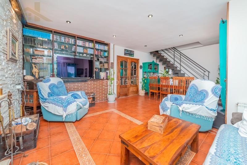 Foto 461a46a1-4006-4d66-9845-7a05de075479. Chalet avec cheminée chauffage parking piscine dans Valdemorillo