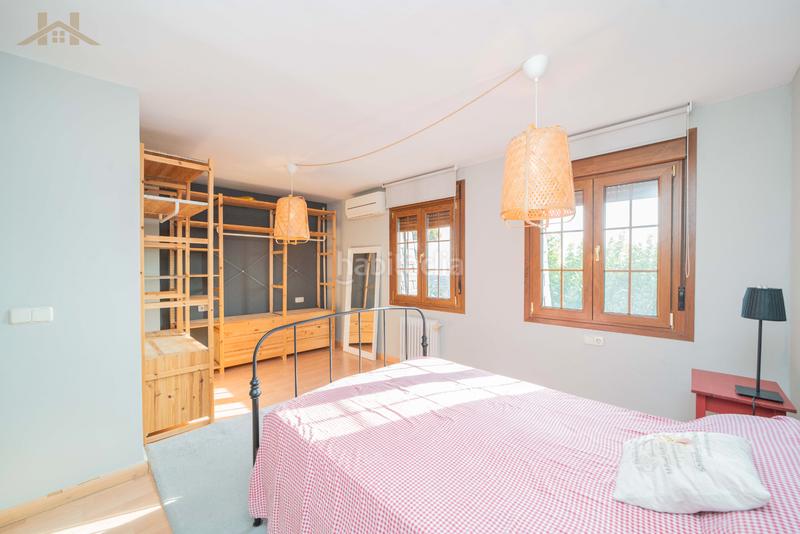 Foto 5996cbb3-6aa6-4e6a-a2c7-f280e447ecf9. Semi detached house with fireplace heating parking pool in Valdemorillo