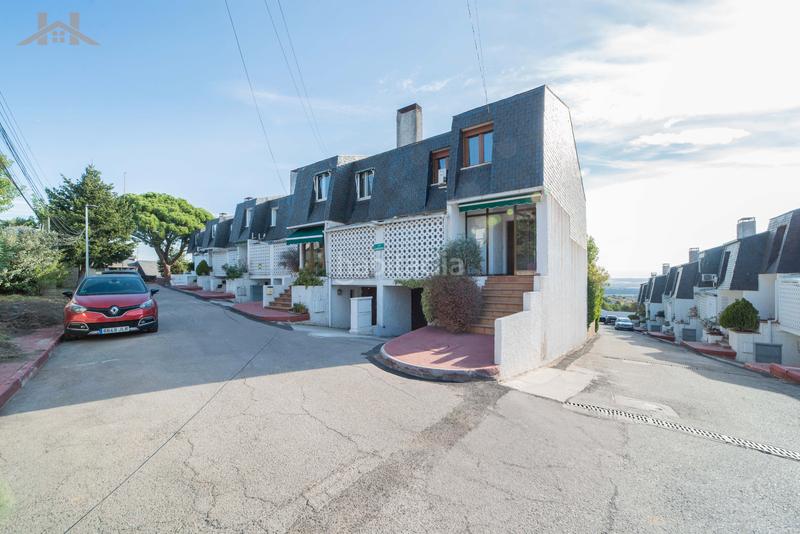 Foto 801b4931-2acc-4b58-b868-bfd4932e54ce. Semi detached house with fireplace heating parking pool in Valdemorillo