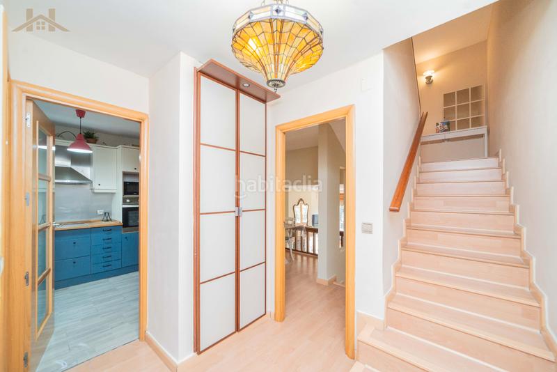 Foto be6a0d0c-705a-4176-b186-7c5877ed6a3d. Semi detached house with fireplace heating parking pool in Valdemorillo