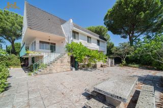 Xalet a Cerro Alarcón. ¡¡la parcela es de 995 m², esquinera y plana, sin escaleras, ide