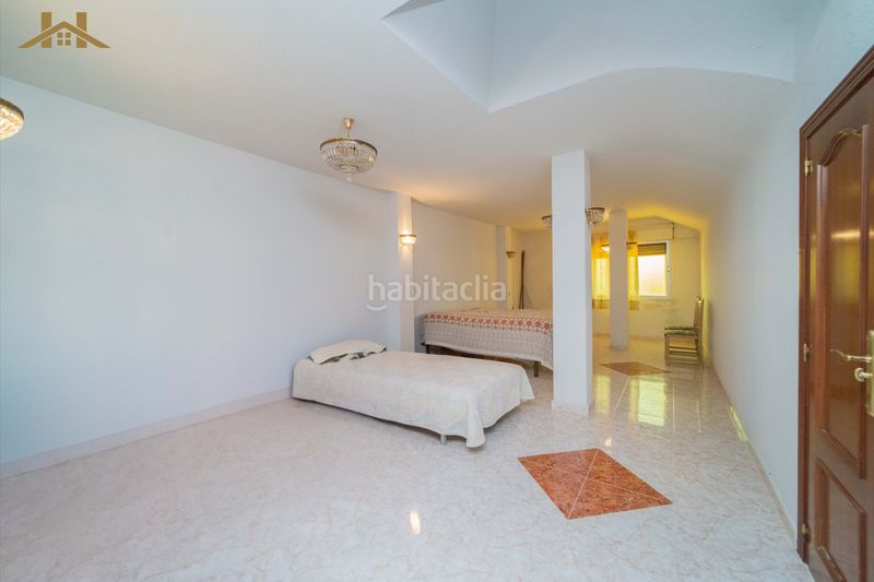 Foto 8a94f649-5950-428f-a5e0-29de05822905. Xalet amb xemeneia calefacció aparcament piscina a Valdemorillo