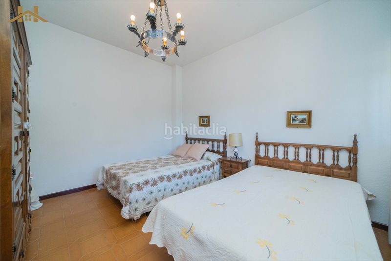 Foto e2a1d095-c7f7-4995-9e29-52a7490d6415. Xalet amb xemeneia calefacció aparcament piscina a Valdemorillo