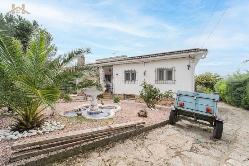 Foto 5641977f-2ca8-4ac7-923b-63a06aba00e2. Xalet amb xemeneia calefacció piscina a Cerro Alarcón Valdemorillo