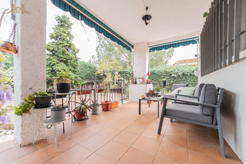 Foto 803fbef7-0431-4dc4-b657-f07c51363b9e. Xalet amb xemeneia calefacció piscina a Cerro Alarcón Valdemorillo