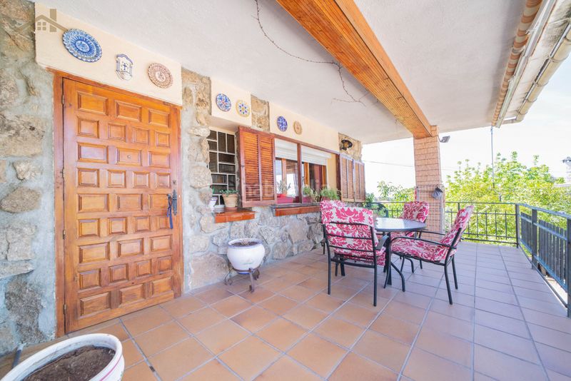 Foto 98a01f9c-c2c9-4baa-8847-355f52c44fc5. Chalet in calle castillo de butrón 3d in Cerro Alarcón Valdemorillo