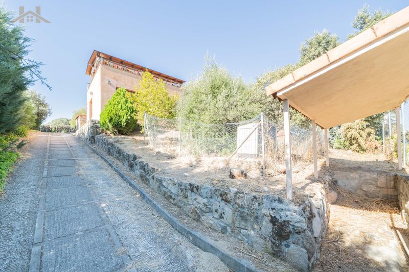 Foto a1799381-0072-4a4f-894a-862cbfcd8190. Xalet amb xemeneia calefacció piscina a Mojadillas-Parque de las Infantas-El Paraiso Valdemorillo