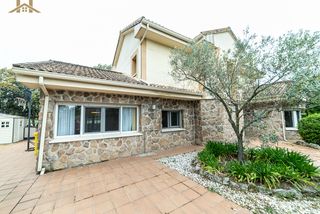 Xalet  Calle infanta beatriz. Maravilloso chalet individual con piscina