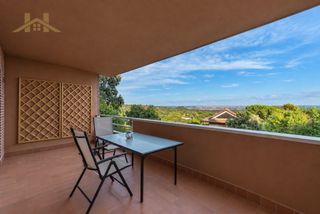 Apartment  Calle navarredonda 15. Piso reformado con espectaculares vistas en navarredonda-valdemo