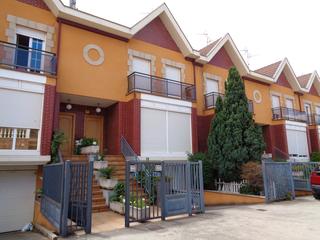 Semi detached house  Carretera de nájera