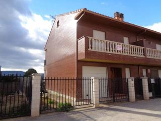 Casa adossada a Uruñuela