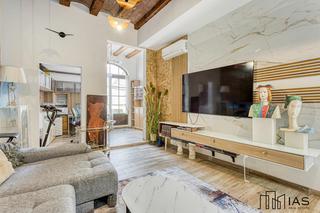 Etagenwohnung in Gòtic. Exclusiva vivienda con terraza de 150 metros en  ciutat vella.