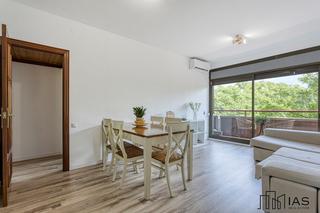 Pis  Calle de tarragona. Amplia y luminosa  vivienda de 4 habitaciones con terraza y  par
