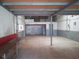 Lloguer Nau industrial a Arnedo. Nave industrial con patio para coches