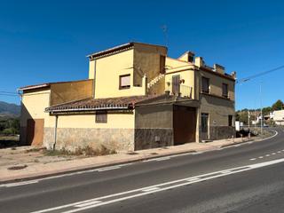 Casa a Quel. Casa con bajera, merendero y patio