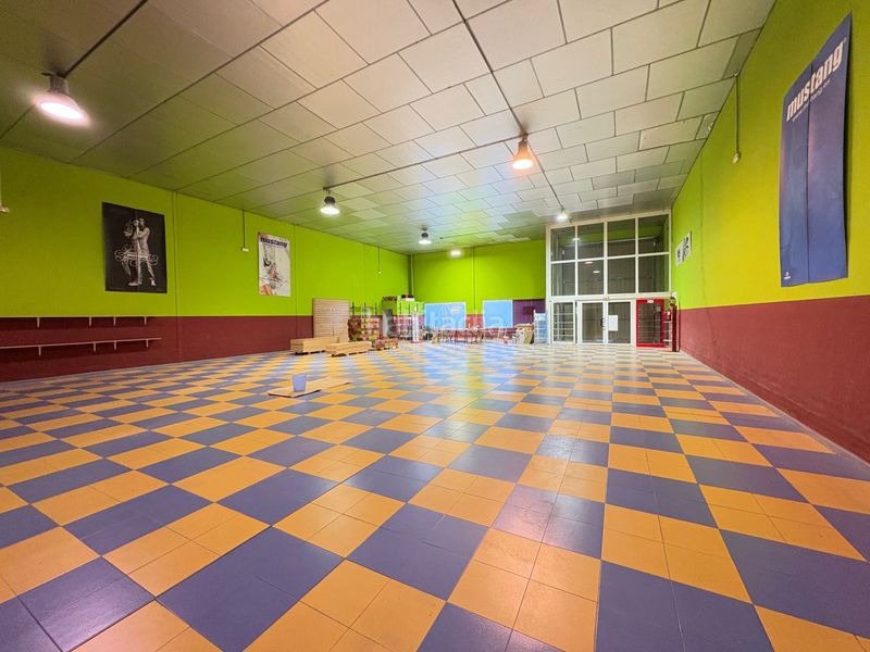 Foto eeb9c1ad-c9f6-4535-b8ef-b03dd81bb8a8. Rent industrial building with heating in Arnedo