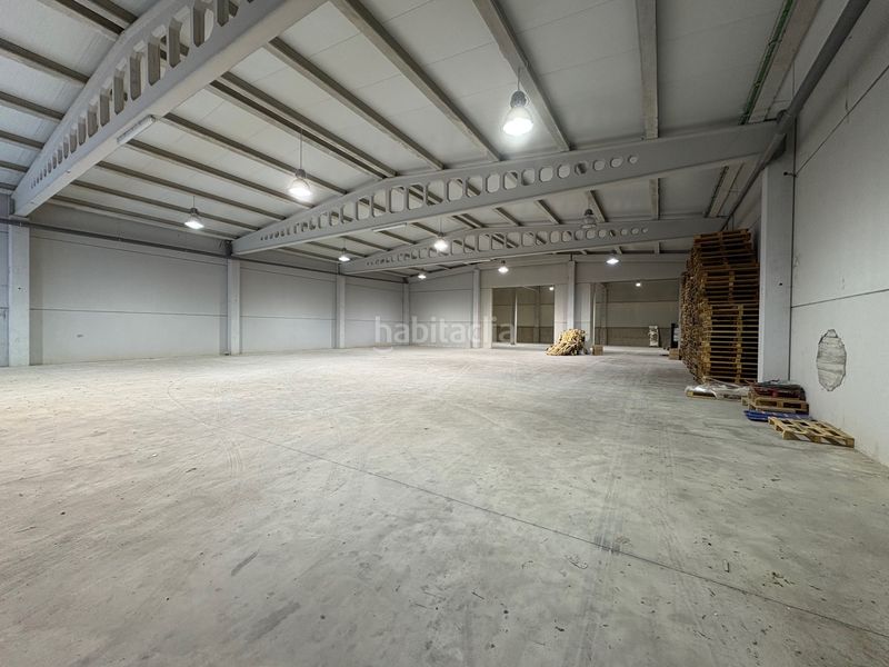 Foto ade9a5d8-0afb-4ac5-b61c-728944e7a994. Location bâtiment à usage industriel dans Arnedo