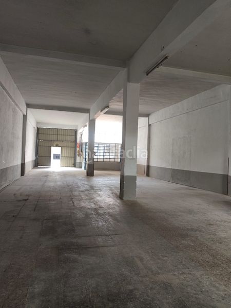 Foto b3faf892-ad75-47e3-bde1-b59b9879ad77. Rent industrial building in Arnedo