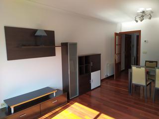 Miete Appartement in A Parda. Soleado apartamento de 2 dormitorios en la zona de la parda con