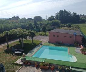 Casa a Parroquias Rurales. Muy próxima a la ciudad!!! casa independiente con piscina y jard