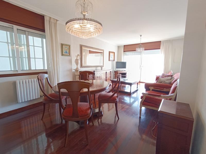 Foto f8e1da5a-498b-4bed-98df-e42ad14c03ee. Pis amb calefacció a Centro - Echegaray Pontevedra