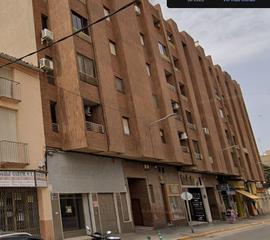 Bureau à Almansa. Entresuelo con tres salas y 1 baño. ideal oficina o clinica