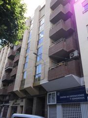 Location Appartement  Calle de santa teresa. Piso en el centro, se queda libre a finales de mayo