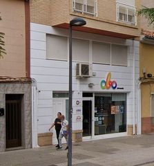 Lloguer Local Comercial a Calle corredera 72. Local comercial en venta o alquiler