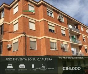 Pis a Almansa. Piso semireformado, centrico