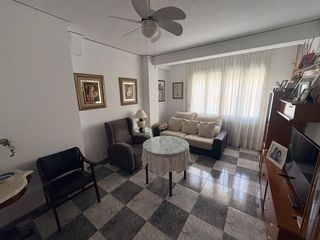 Flat in Almansa. Piso céntrico y amplio. muy luminoso y con ascensor