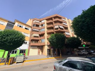 Pis a Almansa. Piso en zona jardin con garaje y trastero. 145m2