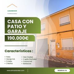Casa a Almansa. Amplia casa en almansa con garaje, semireformada
